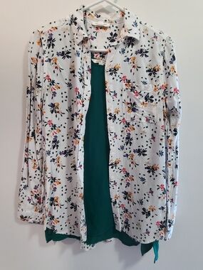 White Floral Button-Up Shirt BEACHLUNCHLOUNGE Sz Small Floral Bloom